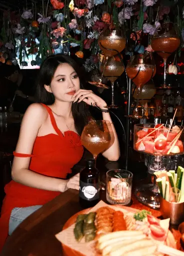 上海夜游同城休闲-魔都美食社交-打卡，解锁夜幕下的潮流新玩法